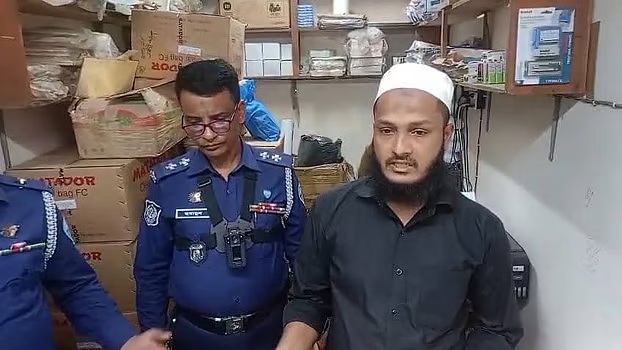 সিল তৈরির সঙ্গে জড়িত সন্দেহে গ্রেপ্তার প্রেস মালিক ও ব্যবসায়ী সোহেল রানা